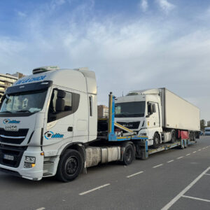 GONDOLA AK EXTENSIBLE CARGADA CON TRAILER