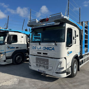 VOLVO FM 338 EN BASE AL LADO DE CAMION 184